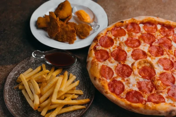 Комбо Кидс (Пепперони, фри, стрипсы)