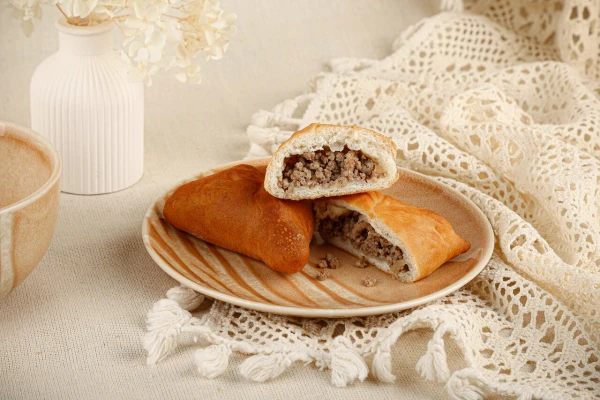 Мини пирожок с мясом
