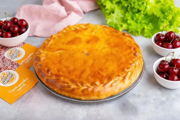 Осетинский с вишней