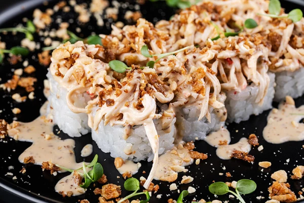 Ролл Томаго со снежным крабом 8 шт 