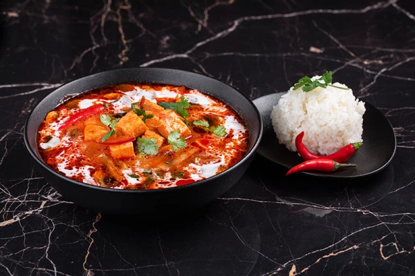 Том Ям с лососем 