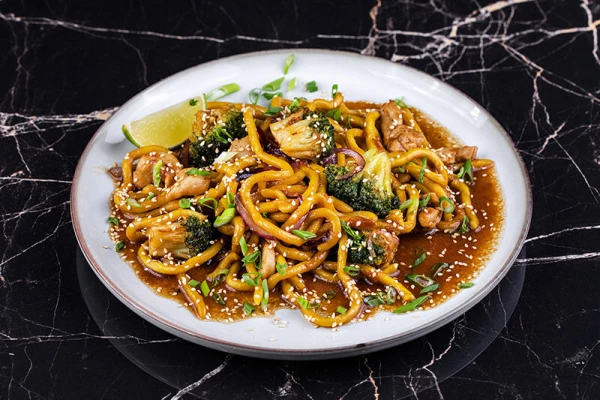 Удон с курицей в Кунжутном Терияки 