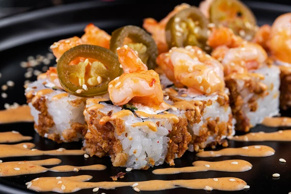 Ролл с креветкой, халапеньо и луком фри 8 шт 