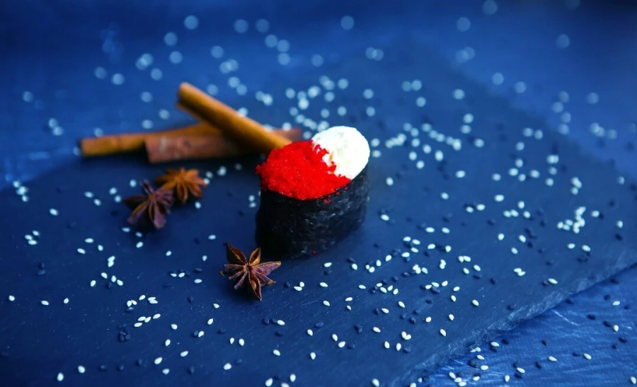 Гункан с тобико