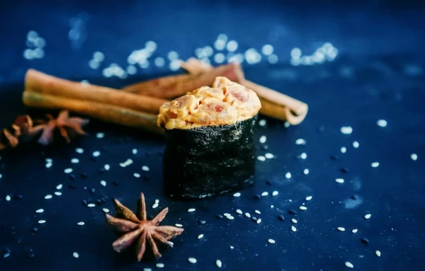 Суши спайси с креветкой