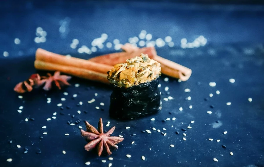 Суши спайси с мидиями