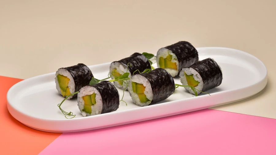 Ролл Маки с авокадо