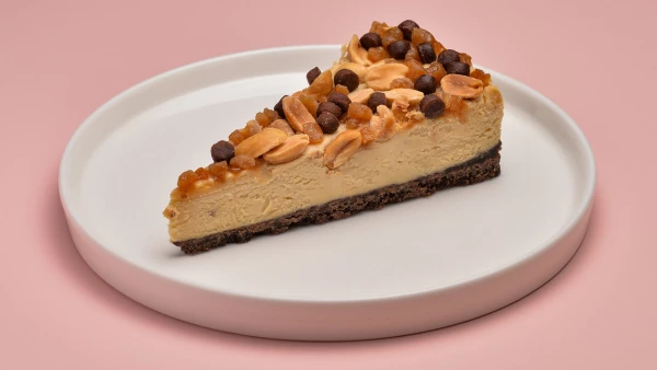 Чизкейк с арахисом и карамелью