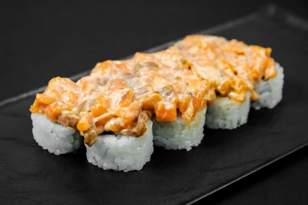 Ролл тар-тар из лосося