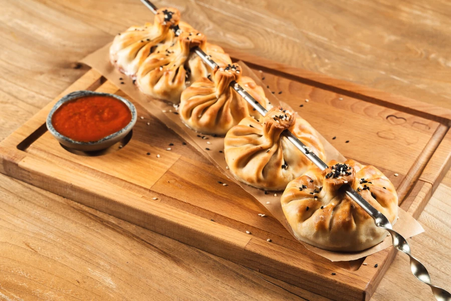 Хинкали с бараниной жаренные на мангале