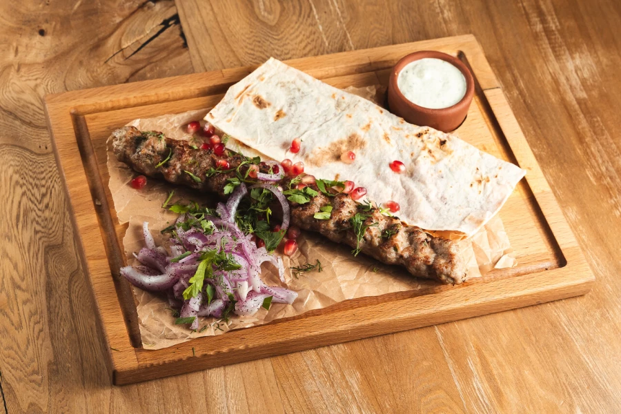 Люля кебаб из свинины  с томатным соусом