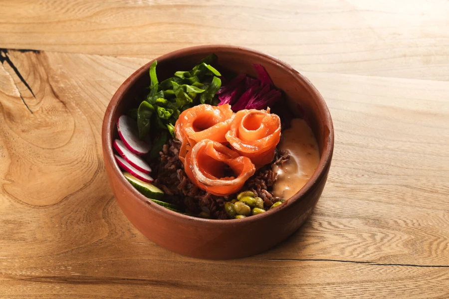 Поке боул с форелью