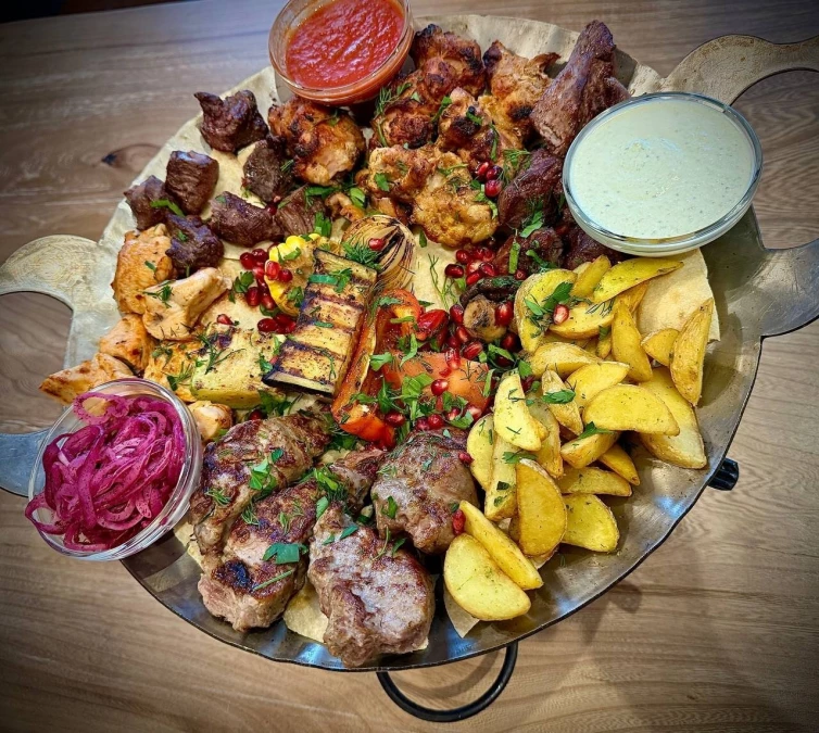 Садж с шашлыками