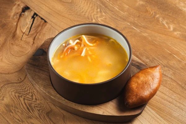 Супчик куриный с пирожком