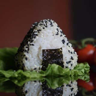 Онигири с курицей