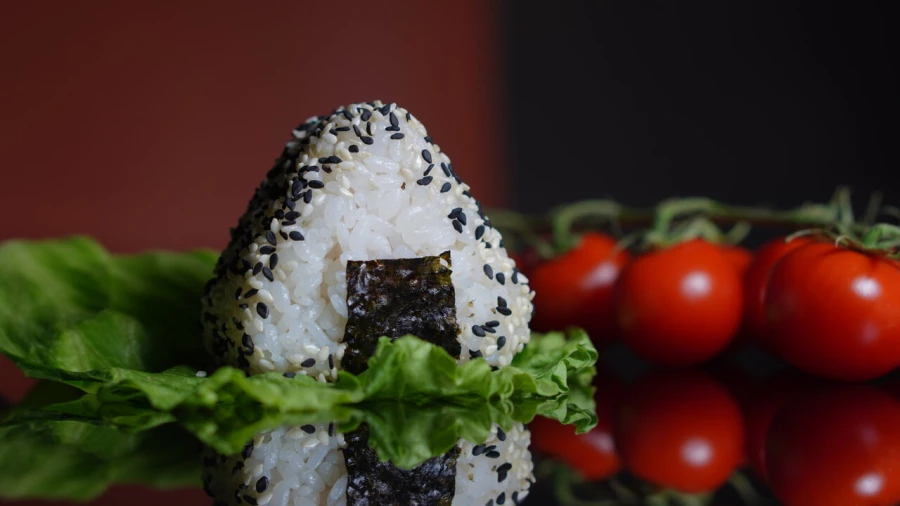 Онигири с курицей