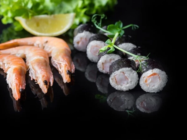 Маки с креветкой