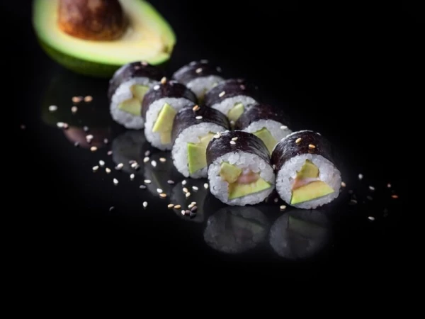 Маки с авокадо