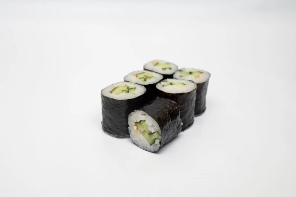 Ролл с огурцом