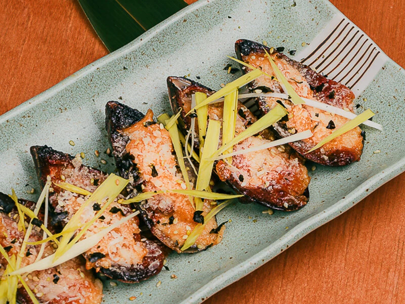 Запеченные мидии с соусом чесночный терияки