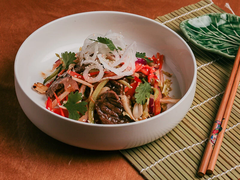 Салат с говядиной по -сычуаньски
