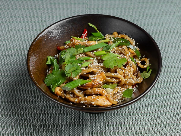 Пшеничная лапша с курицей терияки