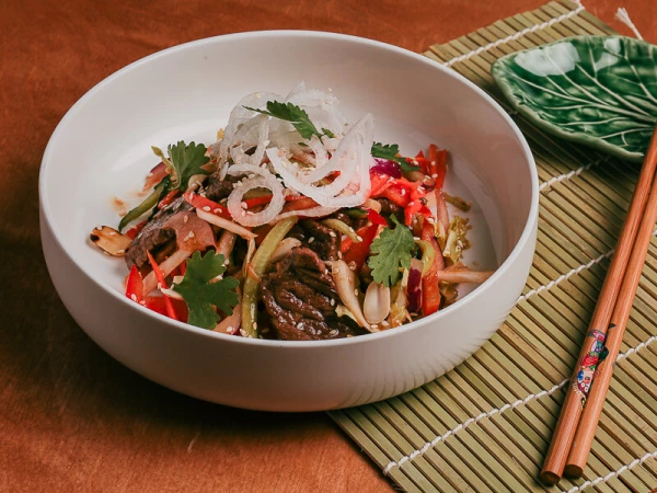 Салат с говядиной по -сычуаньски