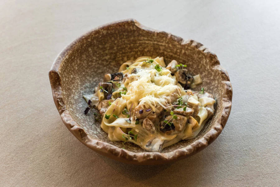 Паста с грибами и с курицей