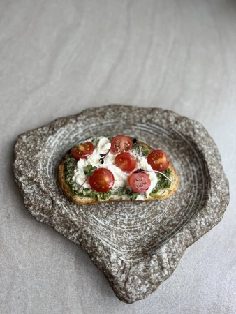 Брусскетта капреззе 