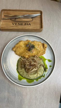 Шницель с пюре