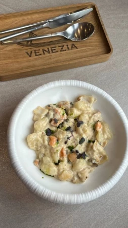 Ньеки с морепродуктами