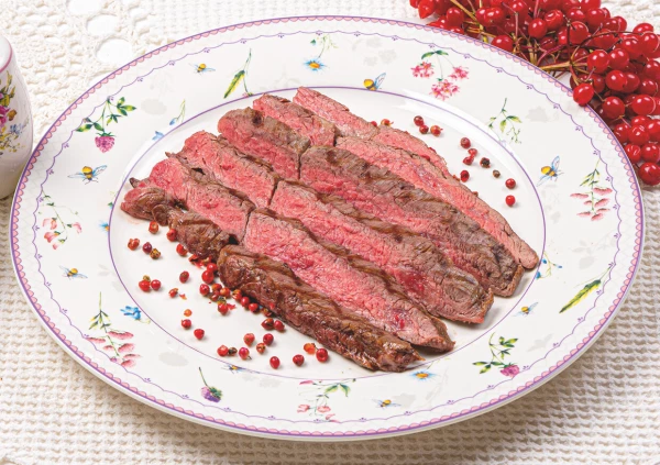 Фланк стейк из мраморной говядины на гриле