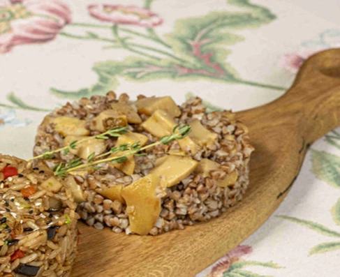 Гречневая каша, обжаренная с белыми грибами