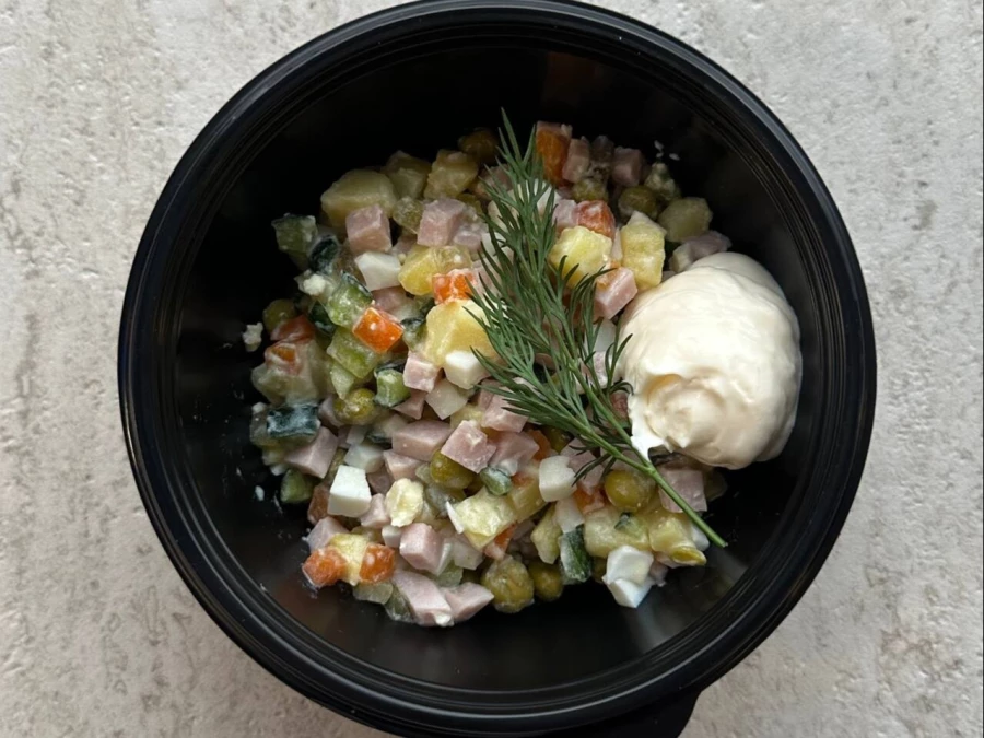 Салат Оливье с ветчиной