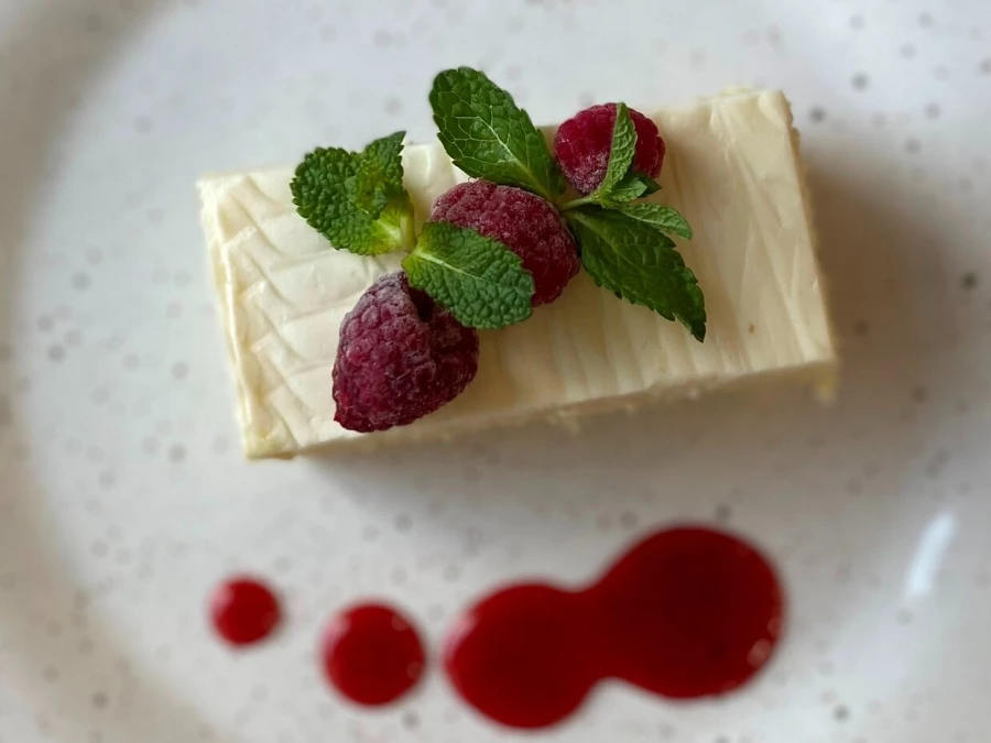 Торт малиновый