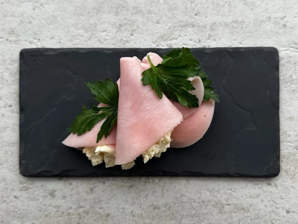 Рулетики из ветчины