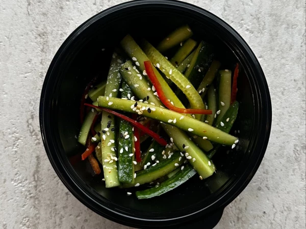 Пряные огурцы в азиатском стиле