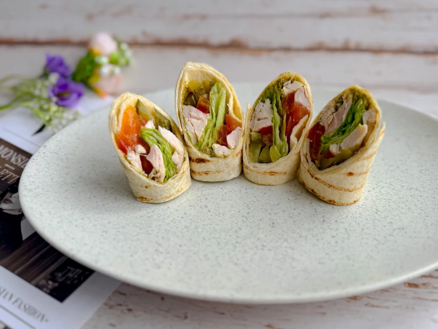 Сэндвич-роллы с курицей и Песто