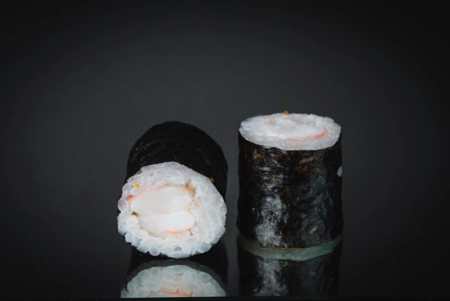 Маки-ролл с тигровыми креветками