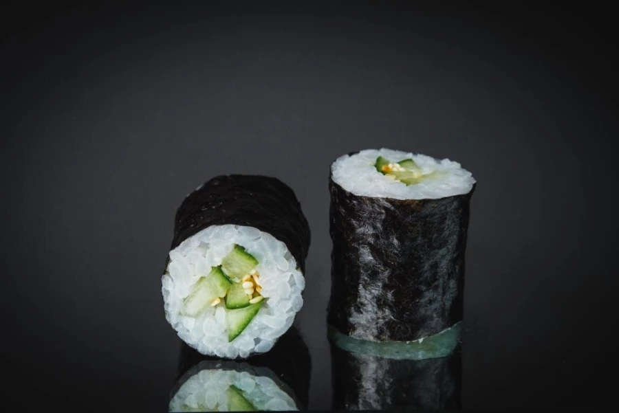 Маки-ролл с огурцом