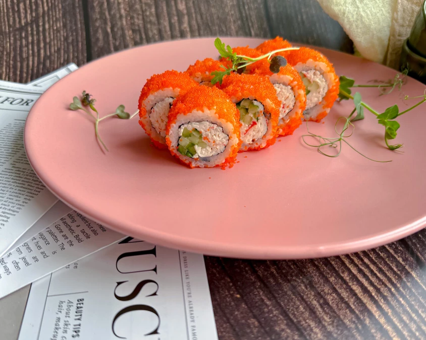 ролл Калифорния с снежным крабом