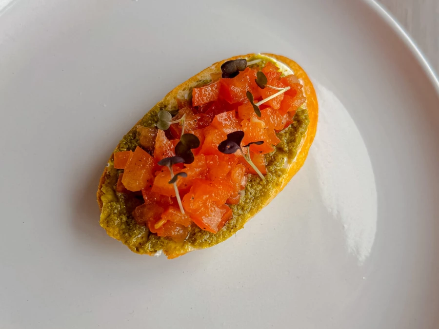 Кростини с томатами и Песто