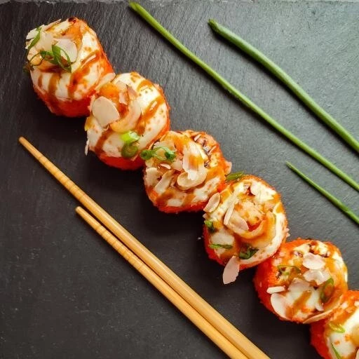 ролл Запеченный с креветкой и соусом Горгонзола