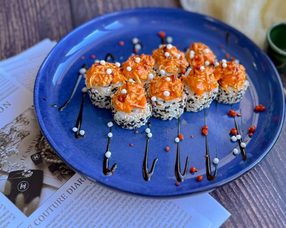 ролл Запеченный с крабом и лососем