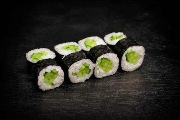 Маки-ролл с огурцом