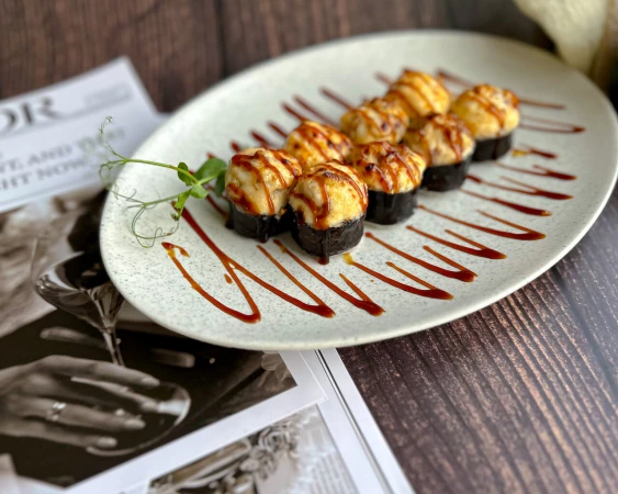 ролл Запеченный с угрем