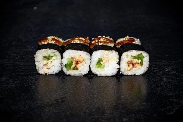 Маки-ролл с угрем