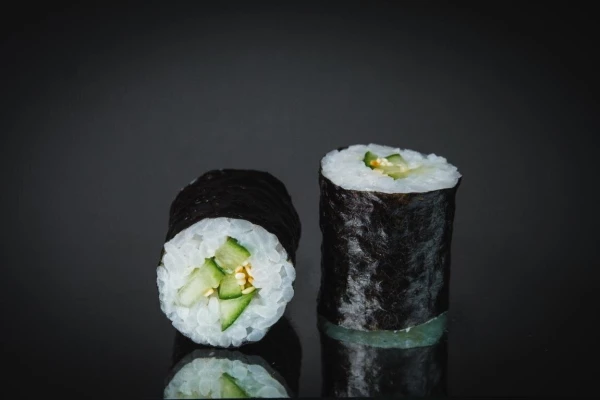 Маки-ролл с огурцом