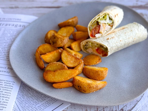 Сэндвич-ролл с курицей и картофелем по-деревенски