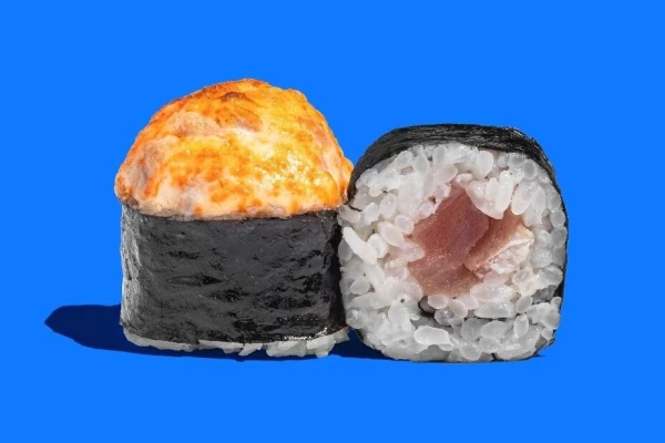 ЗАПЕЧЕНЫЙ РОЛЛ С ТУНЦОМ